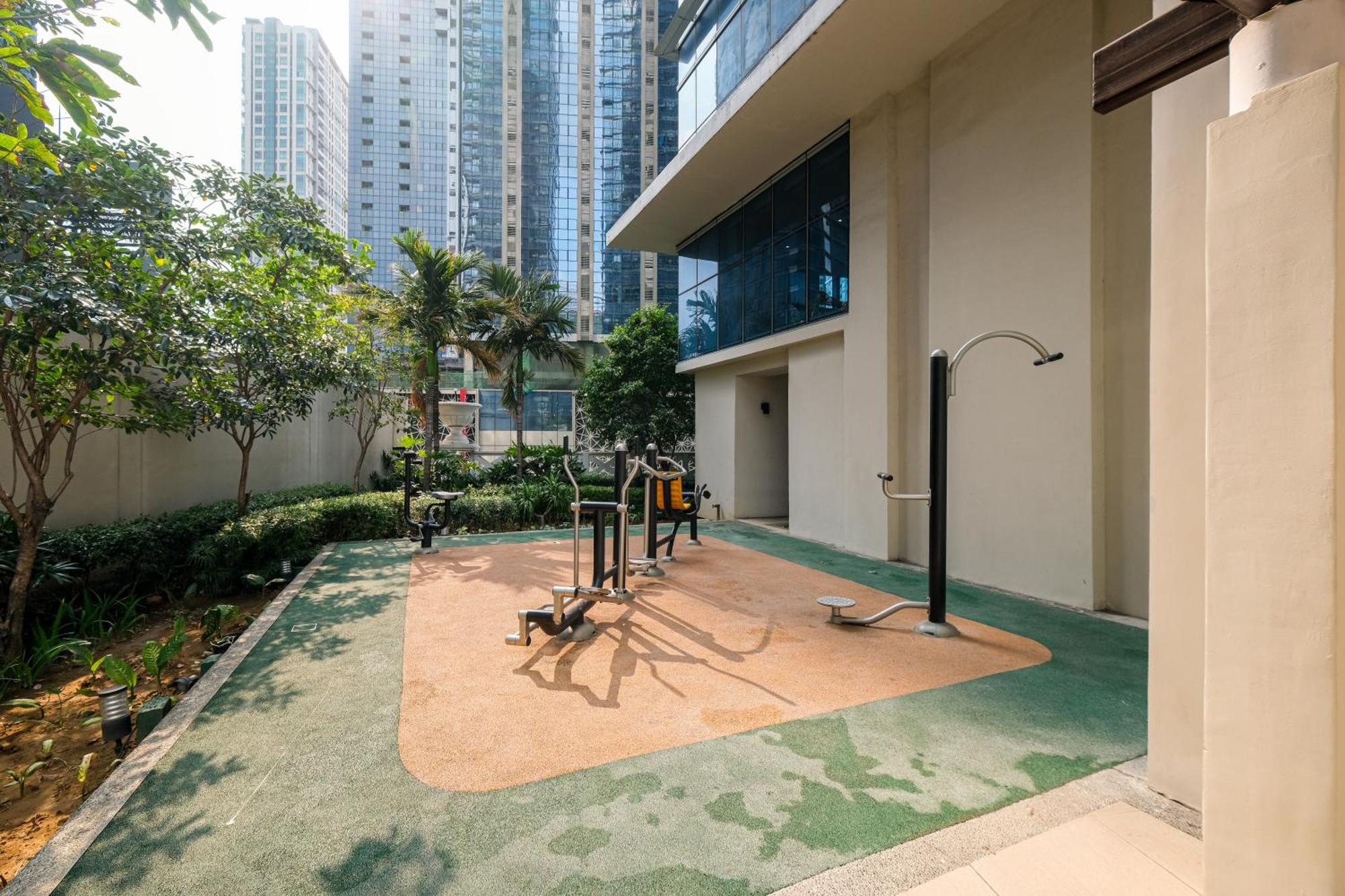 Bgc 2Br Uptown Parksuites With Balcony And Bathtub マニラ市 エクステリア 写真